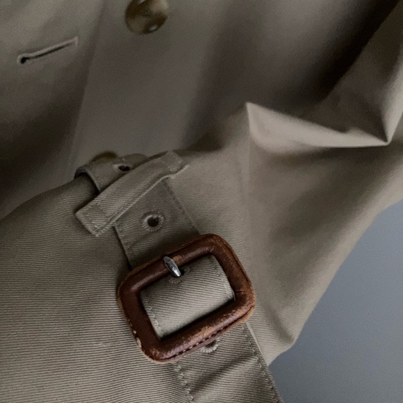 Vintage Burberry trench coat. - Picture 13 of 15
